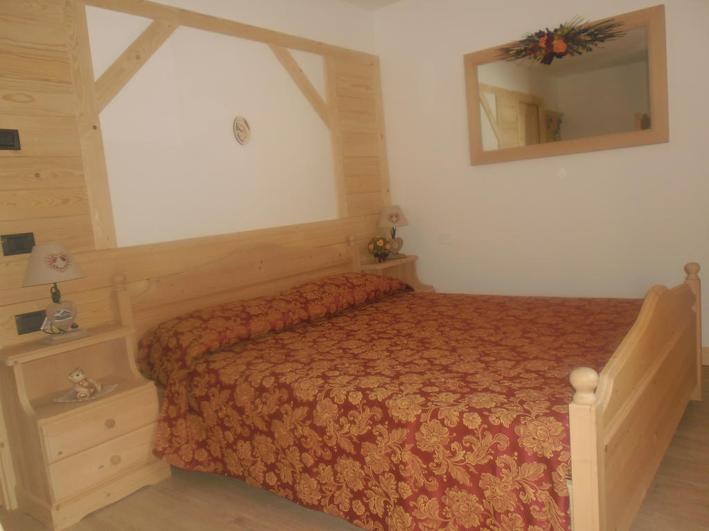 Maso Pin Bed & Breakfast Madonna di Campiglio Ruang foto